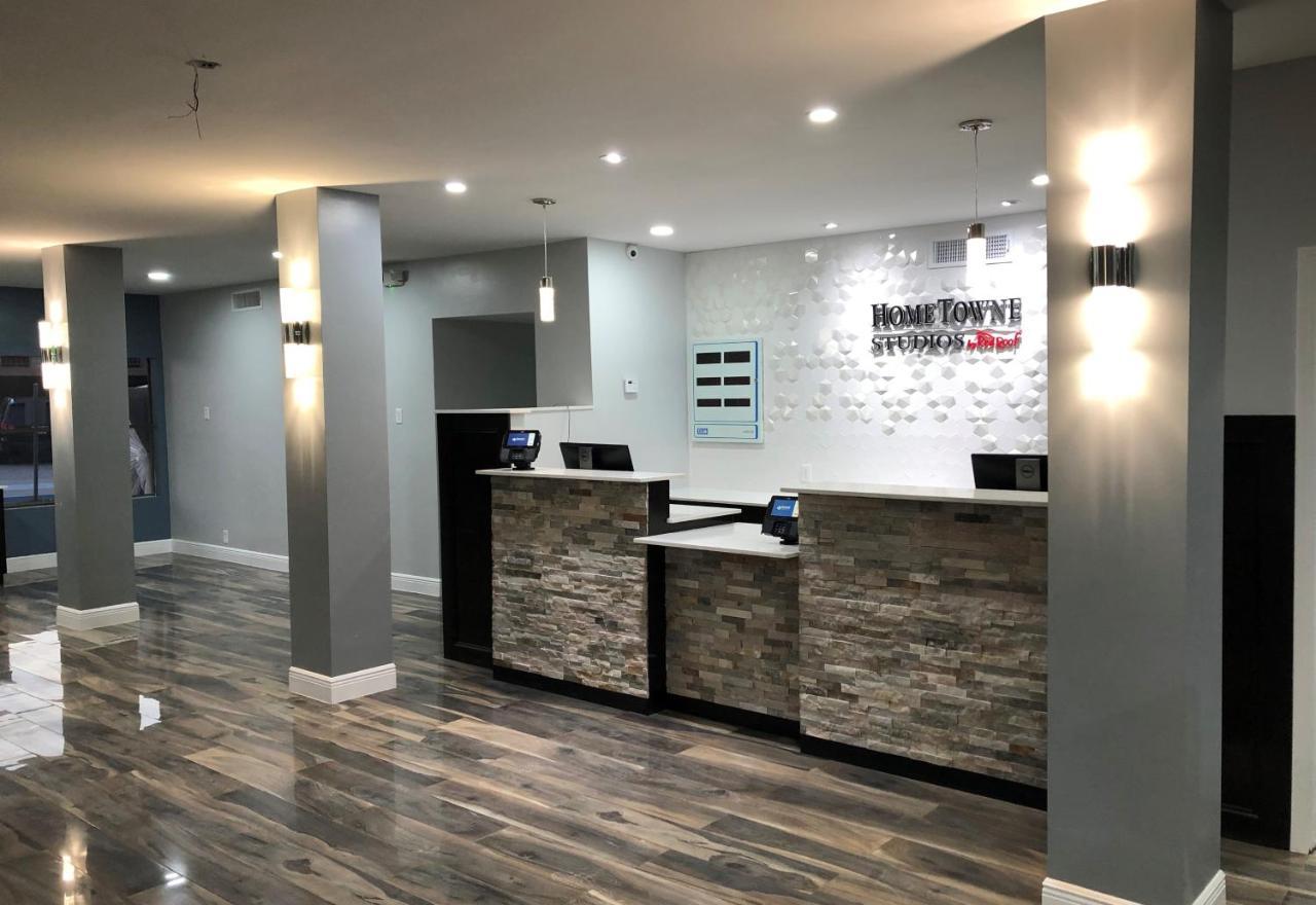 Hometowne Studios By Red Roof San Antonio E - Frost Bank Center Exteriör bild