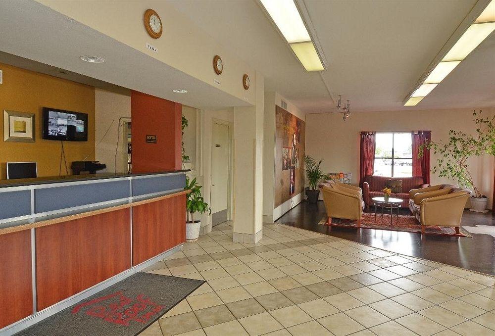 Hometowne Studios By Red Roof San Antonio E - Frost Bank Center Exteriör bild