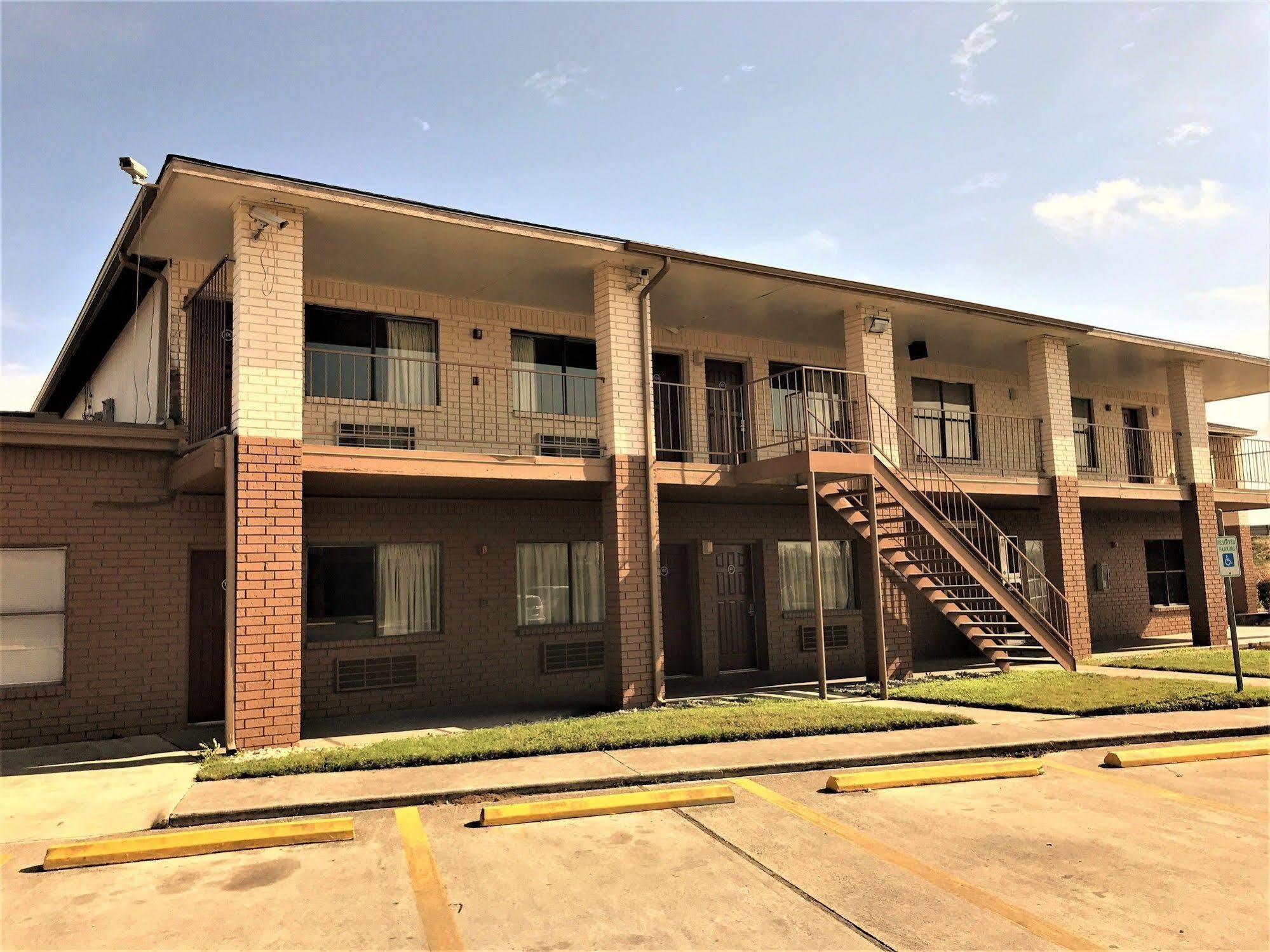 Hometowne Studios By Red Roof San Antonio E - Frost Bank Center Exteriör bild
