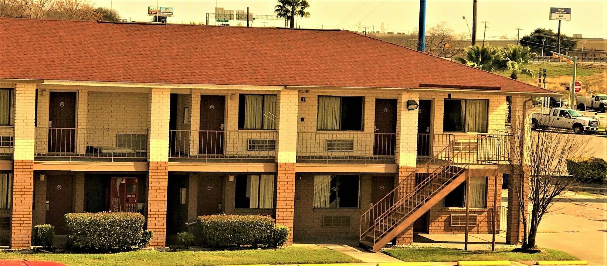 Hometowne Studios By Red Roof San Antonio E - Frost Bank Center Exteriör bild